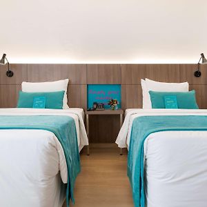 Habitación Estándar con 2 Camas Individuales